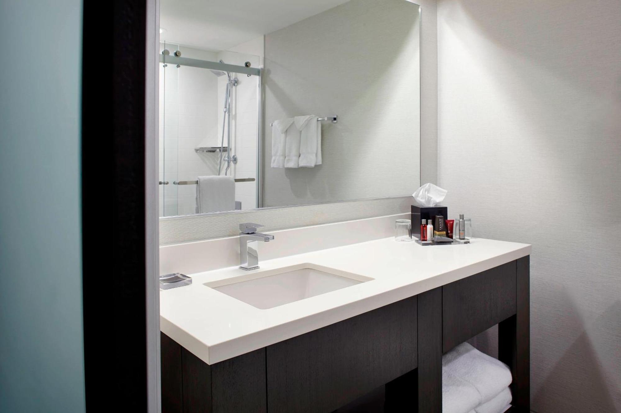 Hotel Marriott Hartford/Windsor Airport Zewnętrze zdjęcie