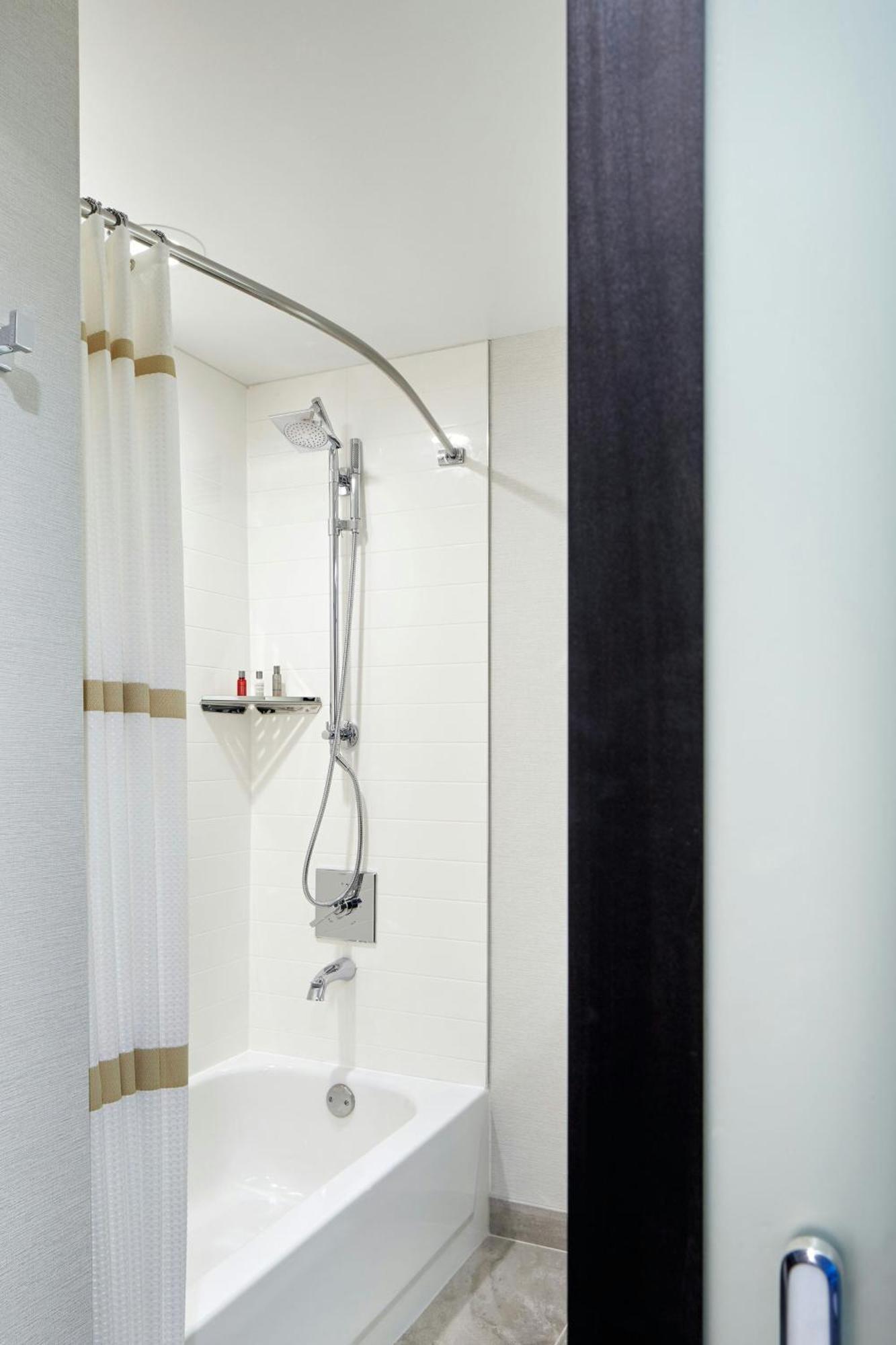 Hotel Marriott Hartford/Windsor Airport Zewnętrze zdjęcie