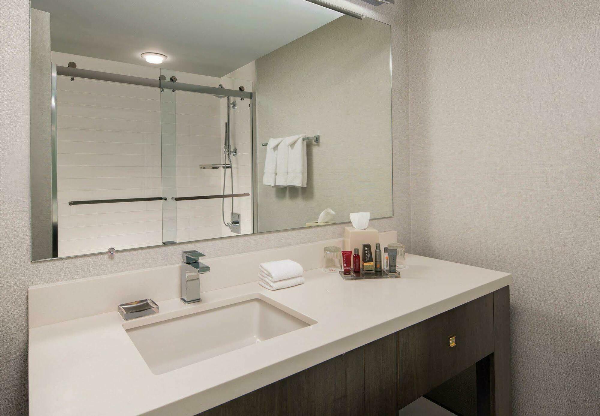 Hotel Marriott Hartford/Windsor Airport Pokój zdjęcie